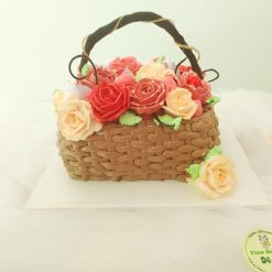 Bánh kem giỏ hoa tặng mẹ