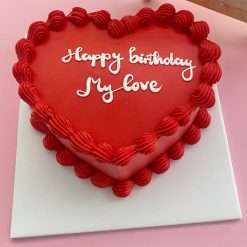 Bánh sinh nhật trái tim màu đỏ